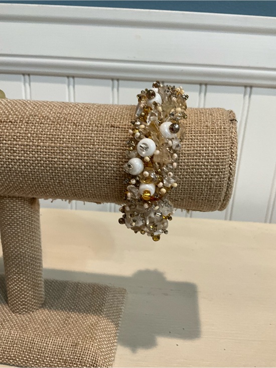 Jewelry - Beaded Cluster Pearl and Gold Tone Bracelet
